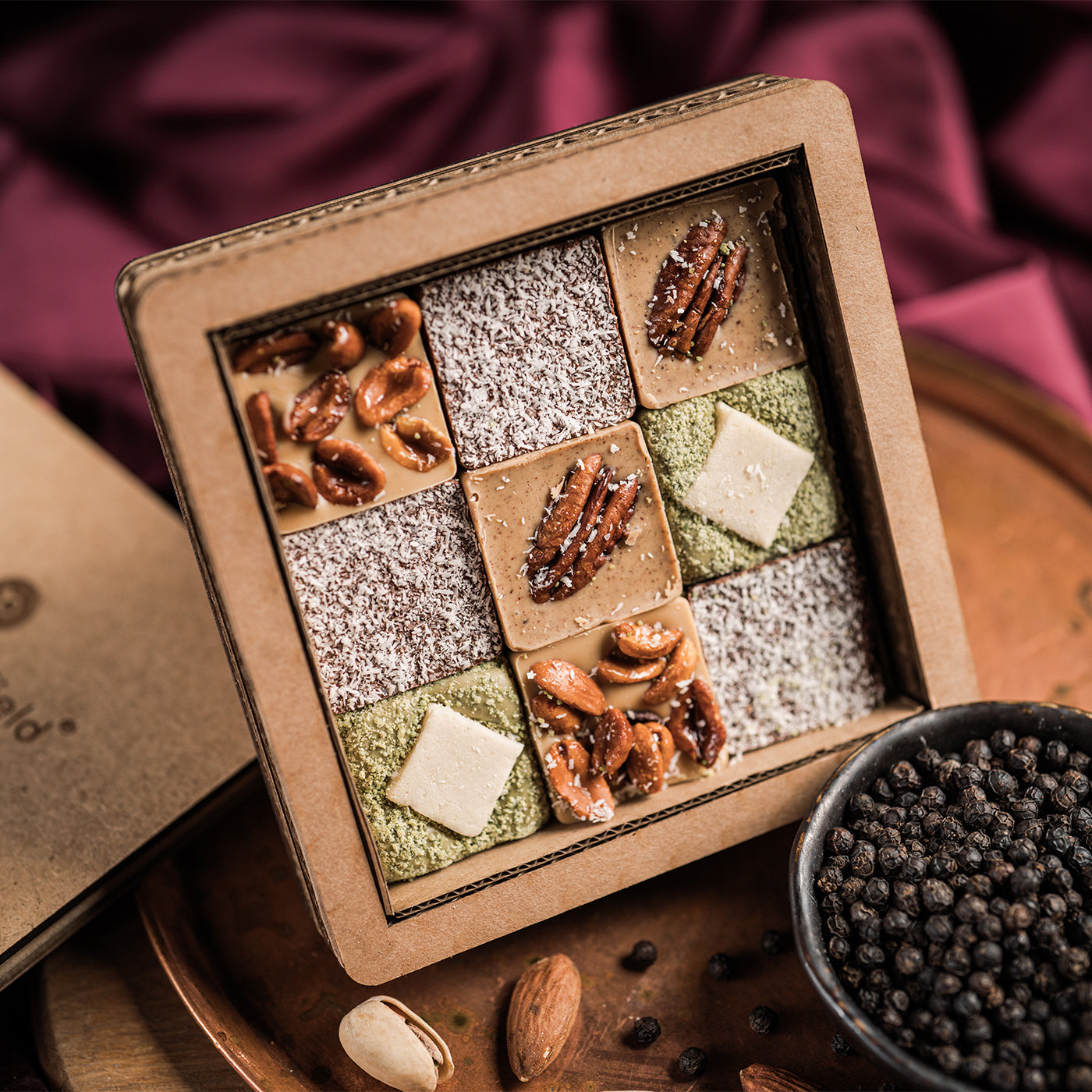Collection de nougats au poivre chocolatés de luxe en coffrets cadeaux