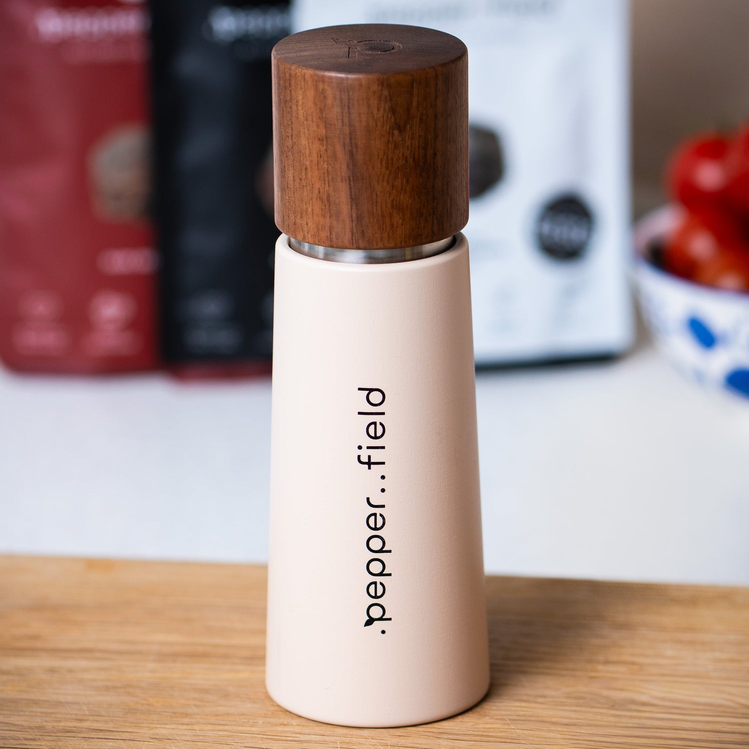 Tmavosivý drevený original .pepper..field mlynček 